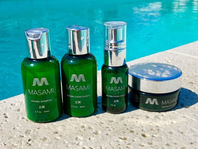 MASAMI travel kit poolside