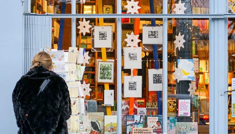 Holiday window shopping