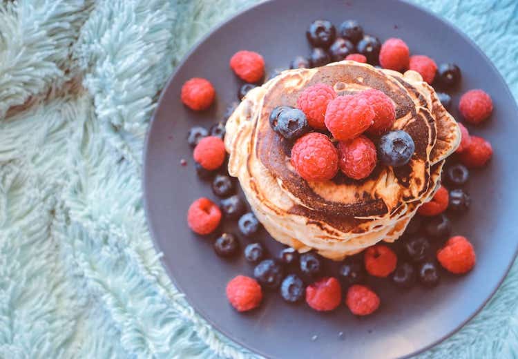 Pancakes with blueberries and raspberries