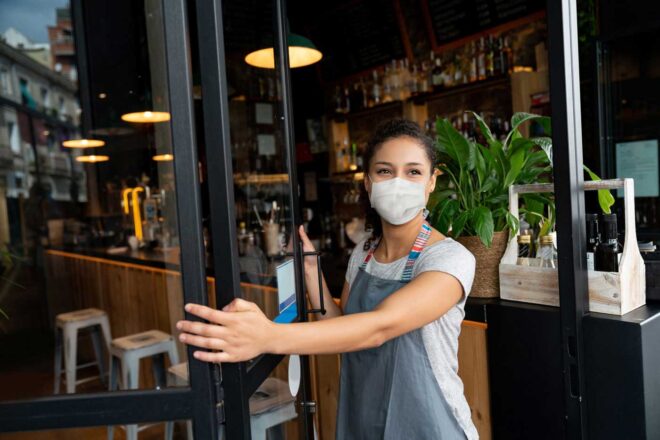 Restaurant employee with mask