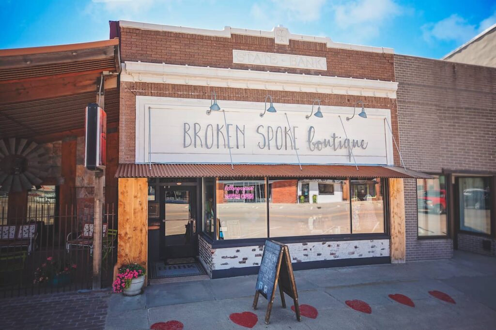 Exterior of Broken Spoke Boutique